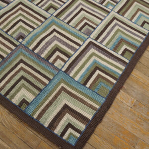 Contemporary hand-hooked rug, design I1010E
