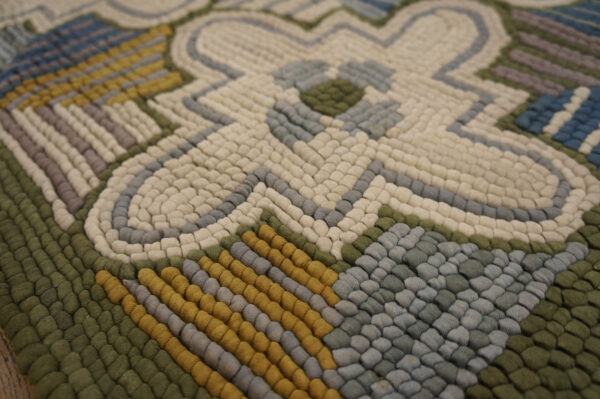 Contemporary hand-hooked rug, design i1041g 5 Contemporary hand-hooked rug, design i1041g