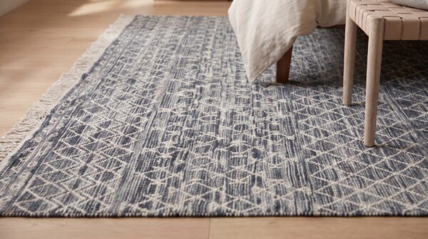 Penelope kilim charcoal and ivory handmade wool rug 4 Penelope kilim charcoal and ivory handmade wool rug - bedroom in-room detail