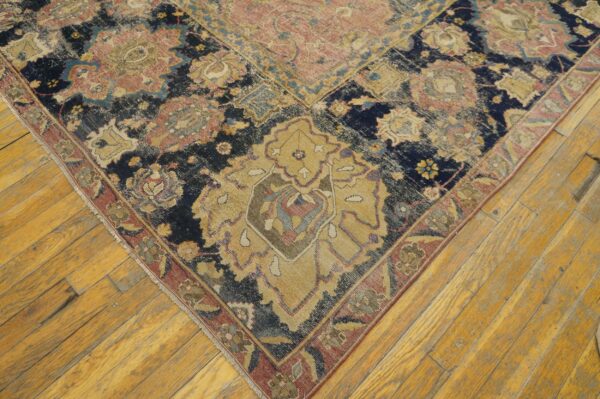 Mid-17th century persian safavid isfahan carpet, corner palmette of the main border, stock number 20133