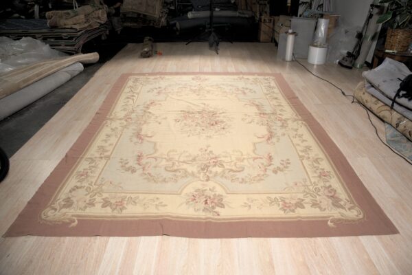 Vintage aubusson flat weave rug, pastel rose bouquet (sku fa3498bg9x11), detail 1
