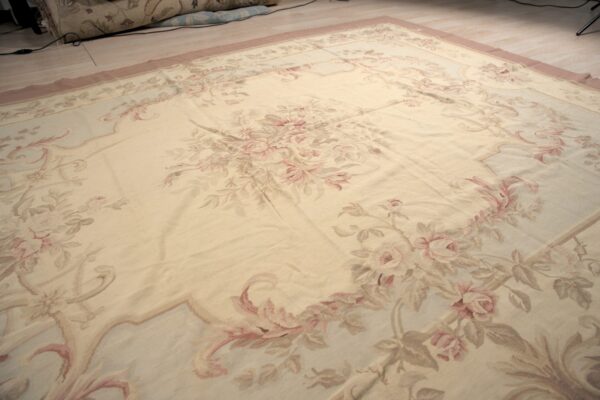 Vintage aubusson flat weave rug, pastel rose bouquet (sku fa3498bg9x11), detail 6